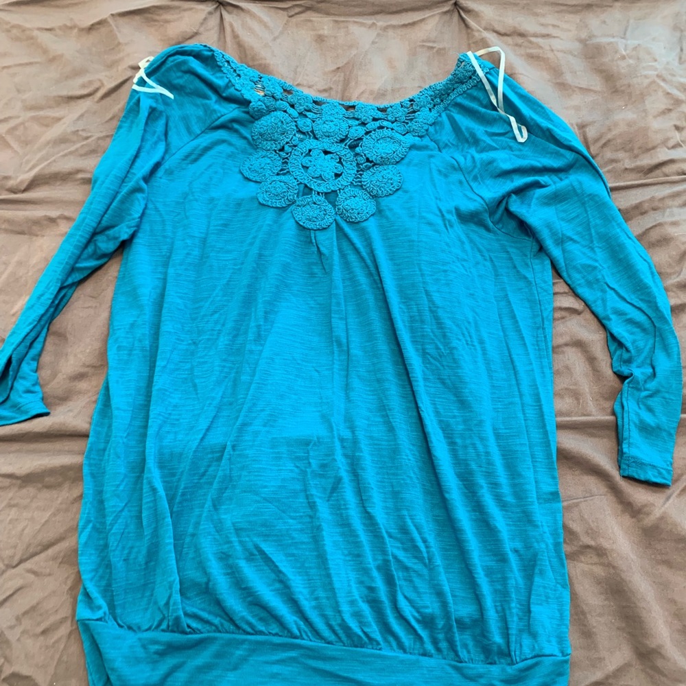 Top - Picture 2 of 3